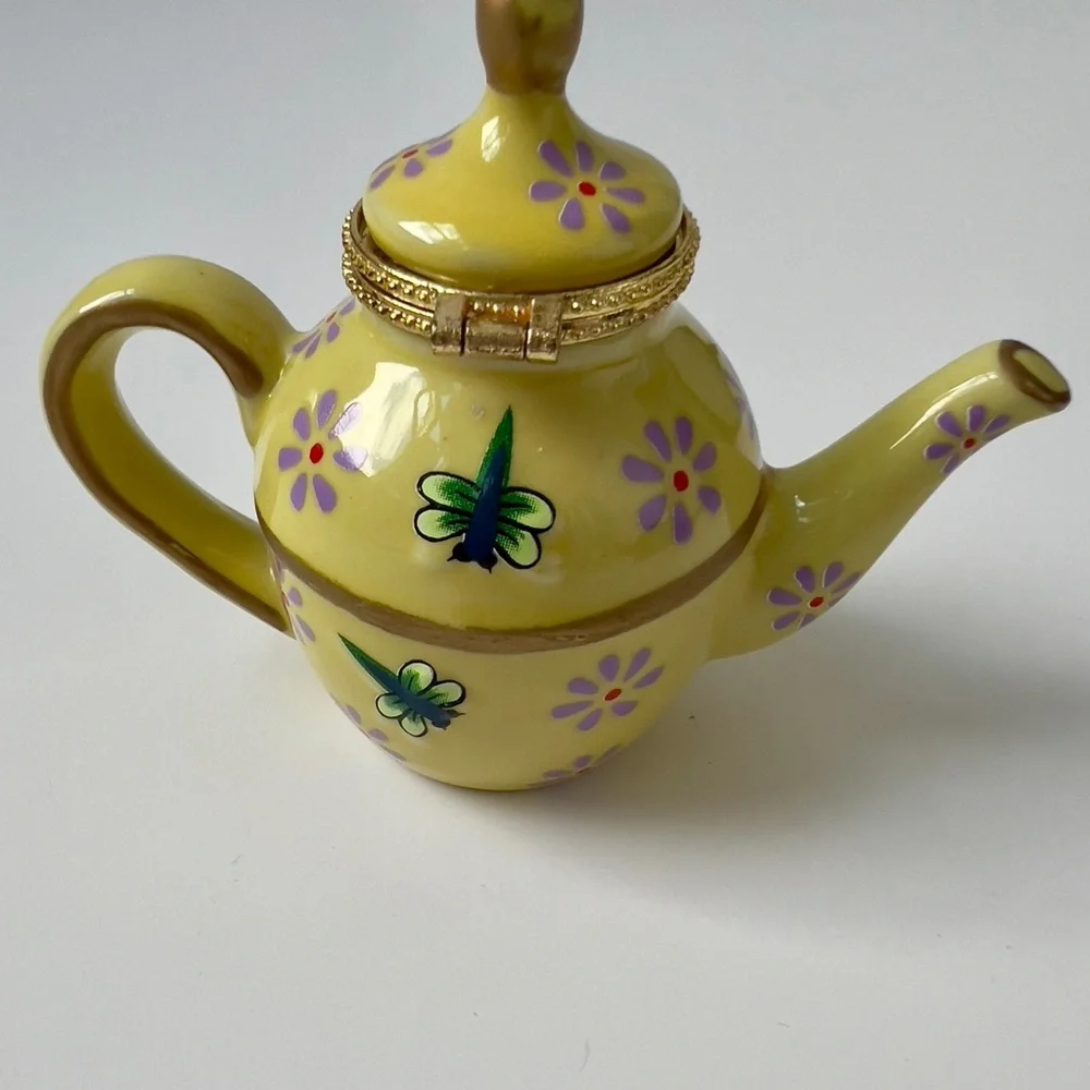 Pier 1 Yellow Ceramic collectible
